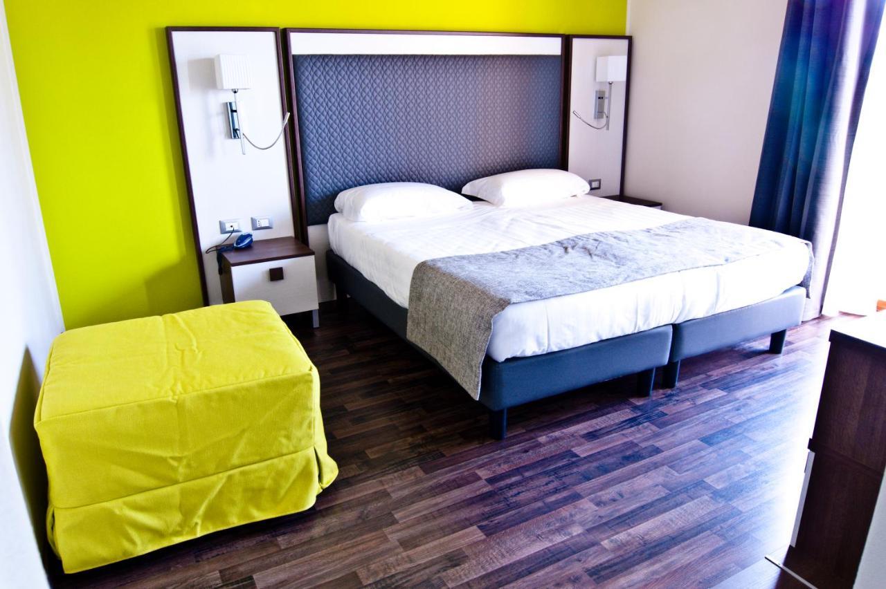 Hotel Gasparina Castelnuovo del Garda Buitenkant foto