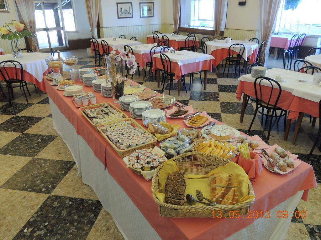 Hotel Gasparina Castelnuovo del Garda Buitenkant foto