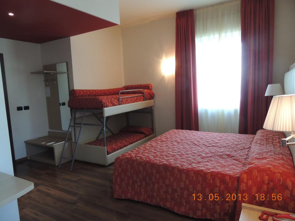 Hotel Gasparina Castelnuovo del Garda Kamer foto