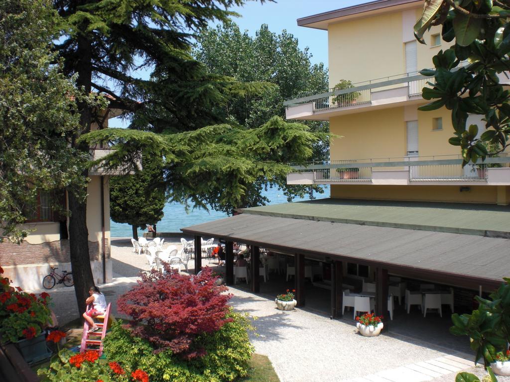 Hotel Gasparina Castelnuovo del Garda Buitenkant foto